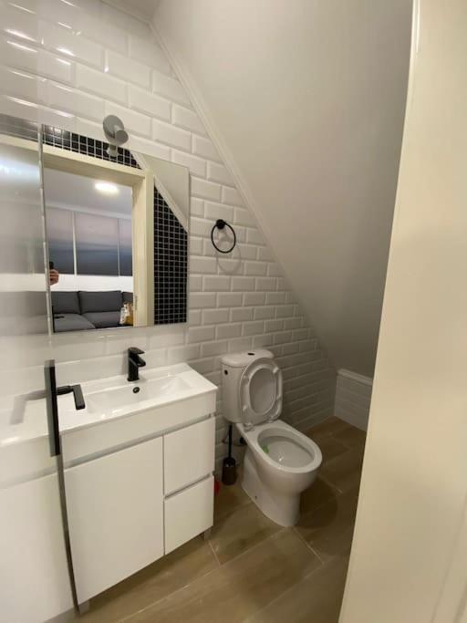 Artistic Digital Getaway - Patio & Great Location! Apartment Lisbon Bagian luar foto