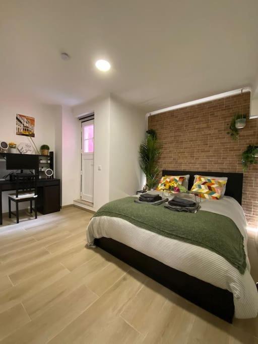 Artistic Digital Getaway - Patio & Great Location! Apartment Lisbon Bagian luar foto
