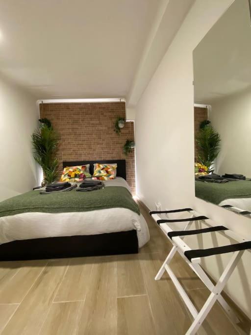 Artistic Digital Getaway - Patio & Great Location! Apartment Lisbon Bagian luar foto