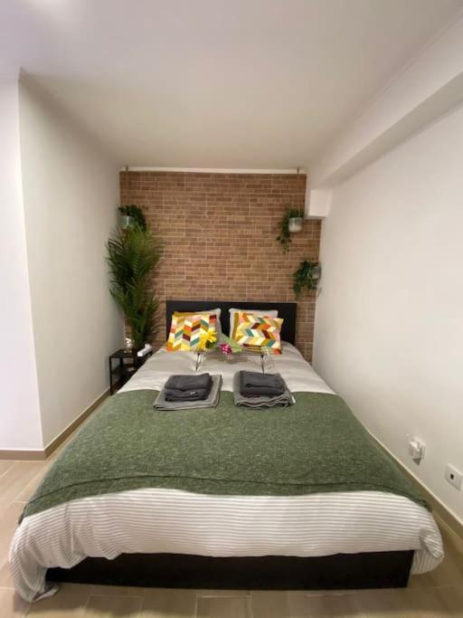 Artistic Digital Getaway - Patio & Great Location! Apartment Lisbon Bagian luar foto